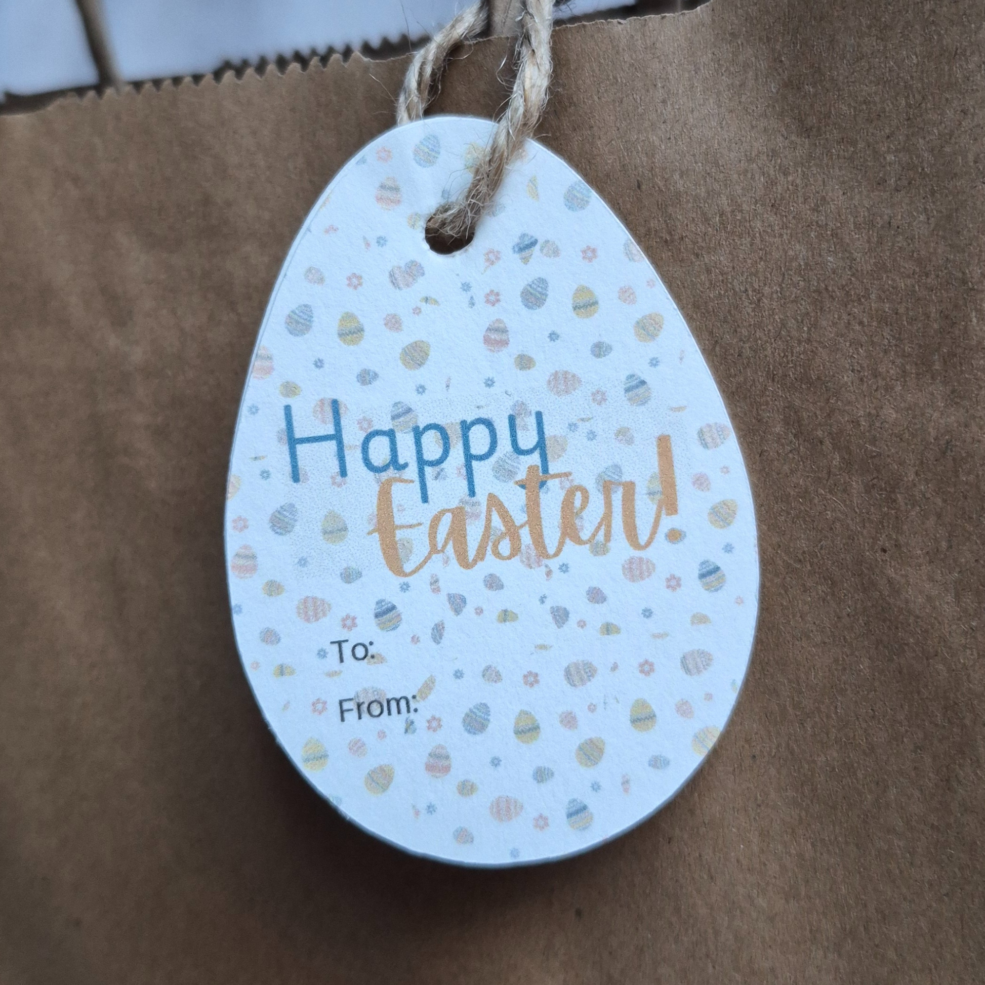 Easter tag with 'Happy Easter!' text 